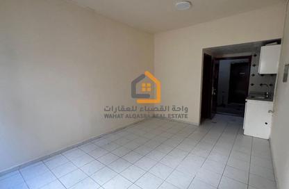 Apartment - Studio - 1 Bathroom for rent in Al Butina 9 Building - Al Butina - Sharjah