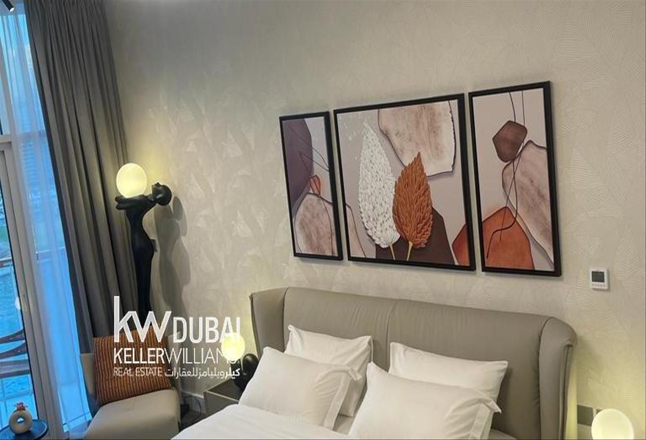 MODERN FURNISHED I BRIGHT LAYOUT I HIGH FLOOR photo 2