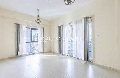 Apartment - 1 - 1 for rent in Cascades Tower - Dubai Marina - Dubai
