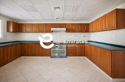 Villa - 4 Bedrooms - 5 Bathrooms for rent in Seashore - Rabdan - Abu Dhabi