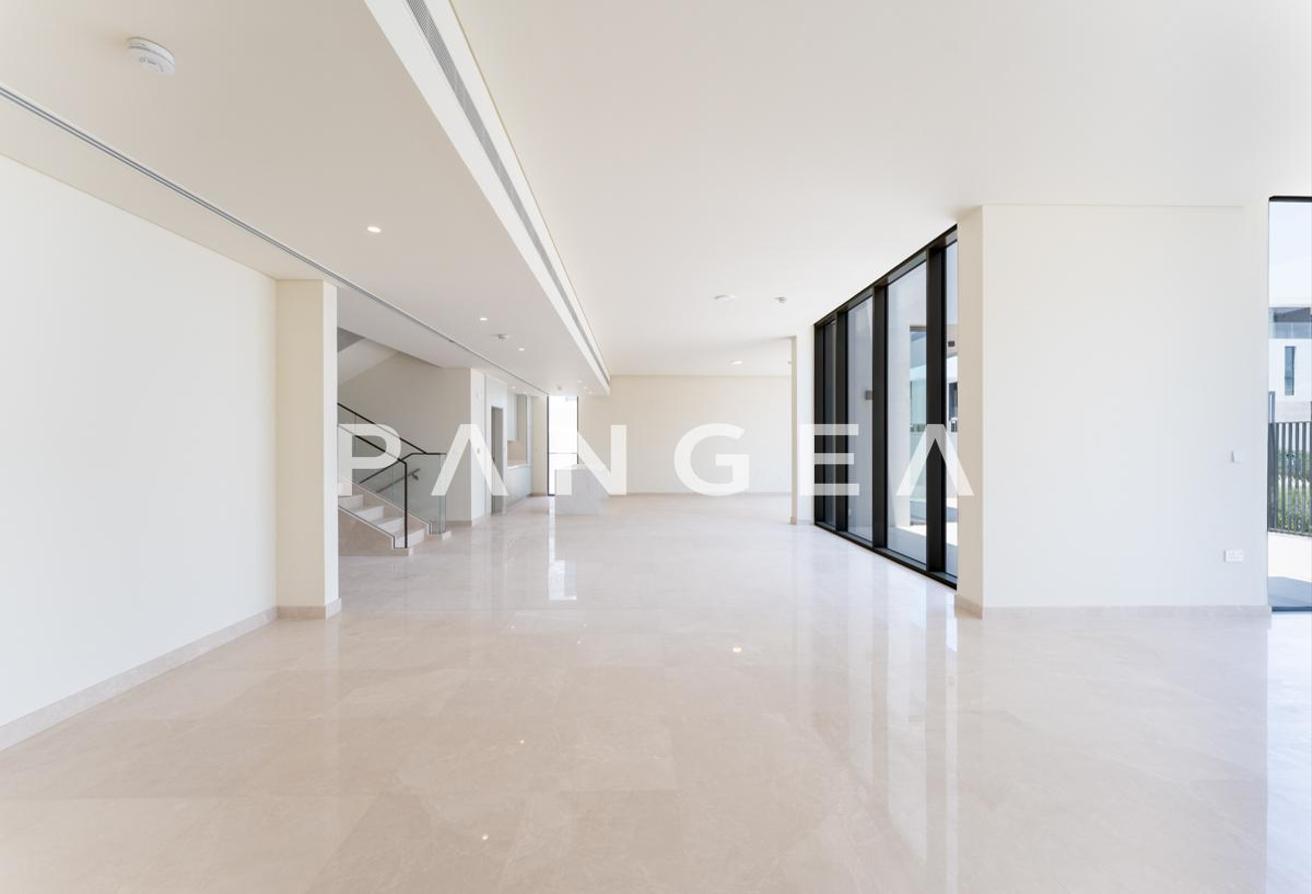 Vacant l Best Price l Close to Main Park photo 3