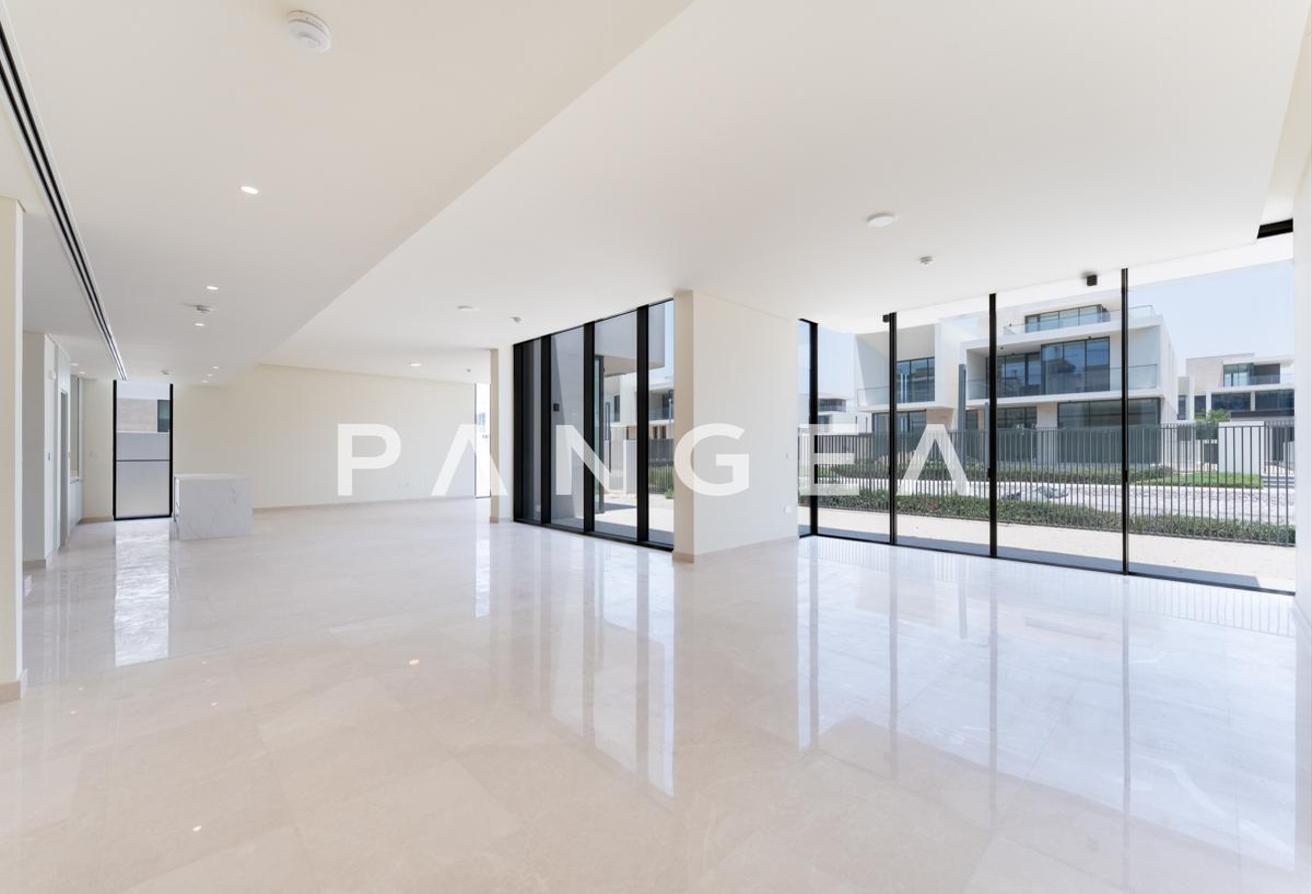 Vacant l Best Price l Close to Main Park photo 2