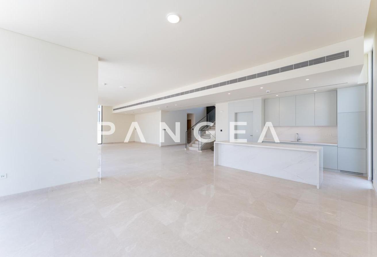 Vacant l Best Price l Close to Main Park photo 4