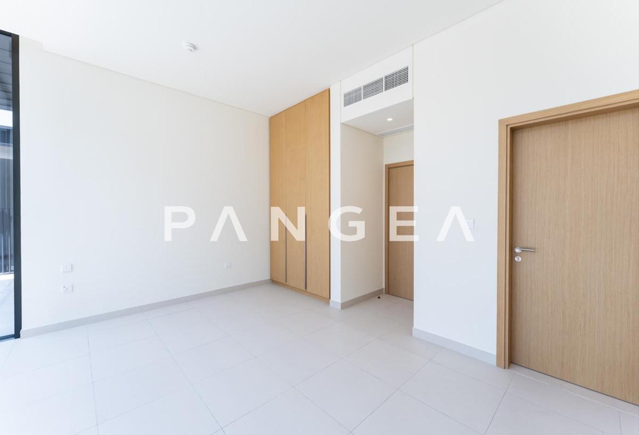 Vacant l Best Price l Close to Main Park photo 10