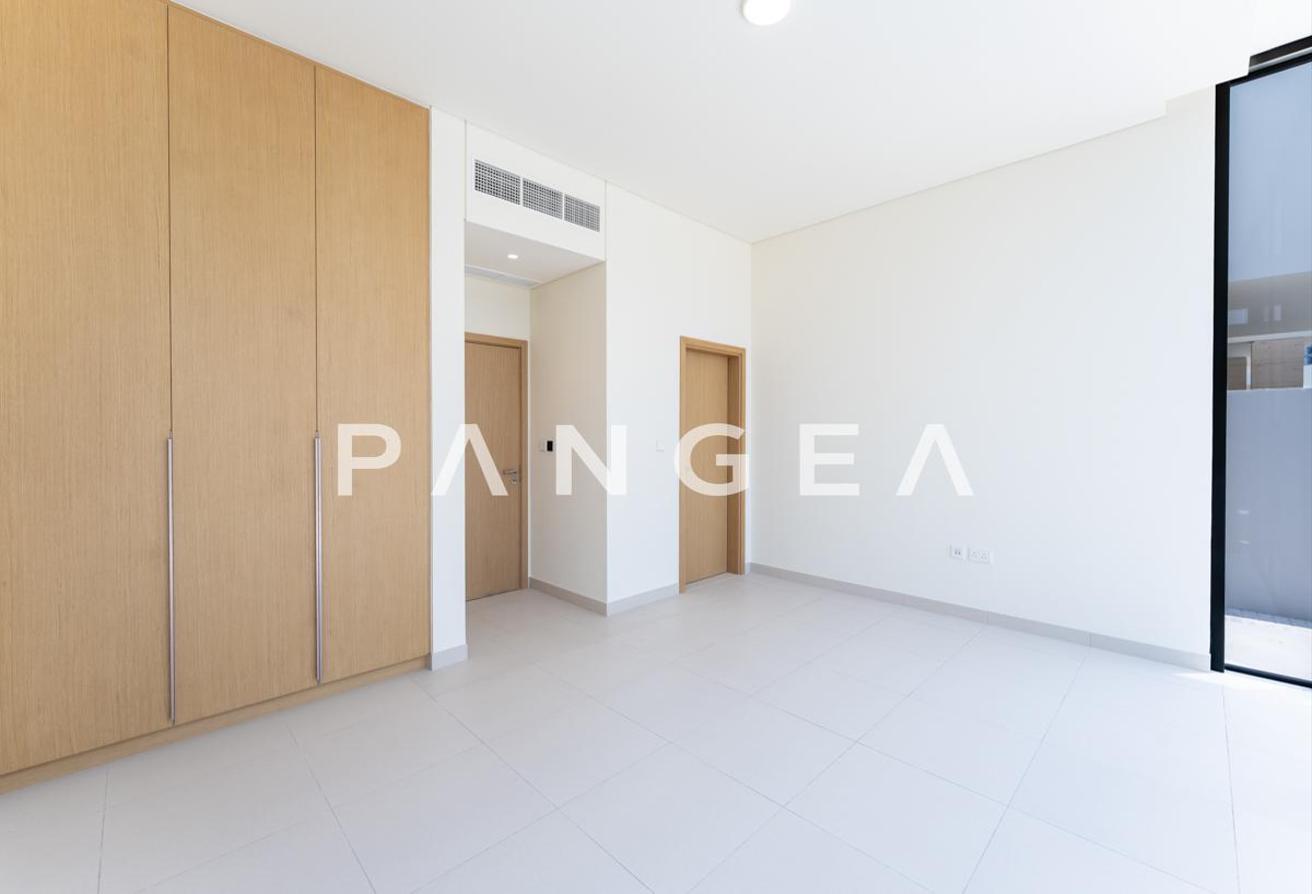 Vacant l Best Price l Close to Main Park photo 11