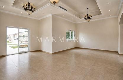 Villa - 4 Bedrooms - 4 Bathrooms for rent in Umm Suqeim 1 Villas - Umm Suqeim 1 - Umm Suqeim - Dubai