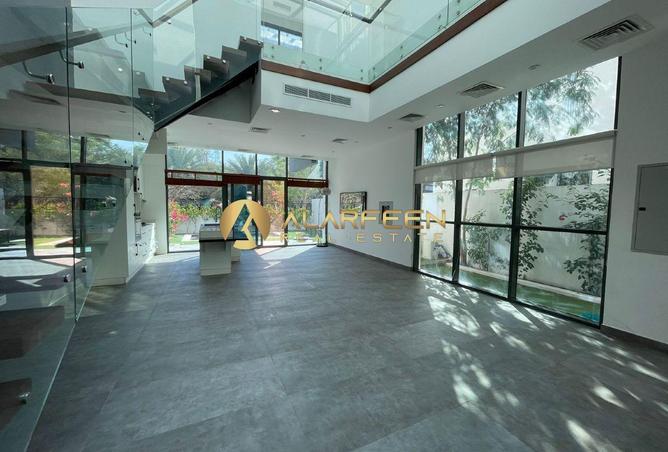 94004860 - Property Image 3