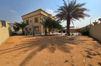 Villa - 5 Bedrooms - 6 Bathrooms for rent in Al Quoz 2 - Al Quoz - Dubai