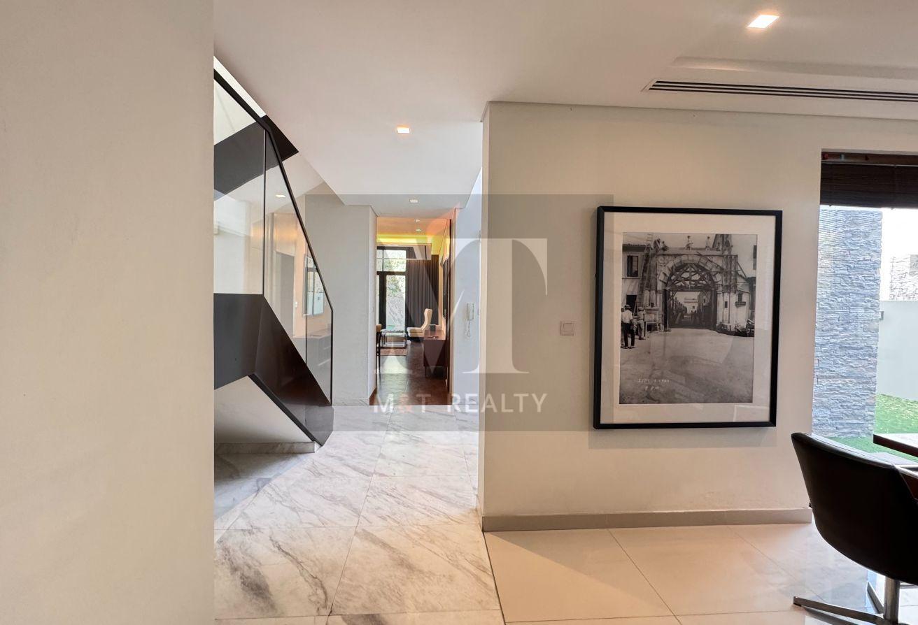Huge Plot | Fully Furnished | Branded photo 5