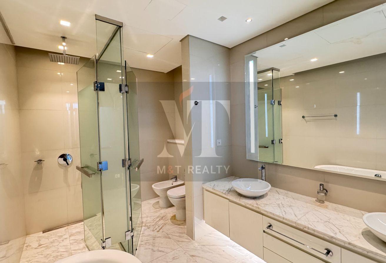 Huge Plot | Fully Furnished | Branded photo 28
