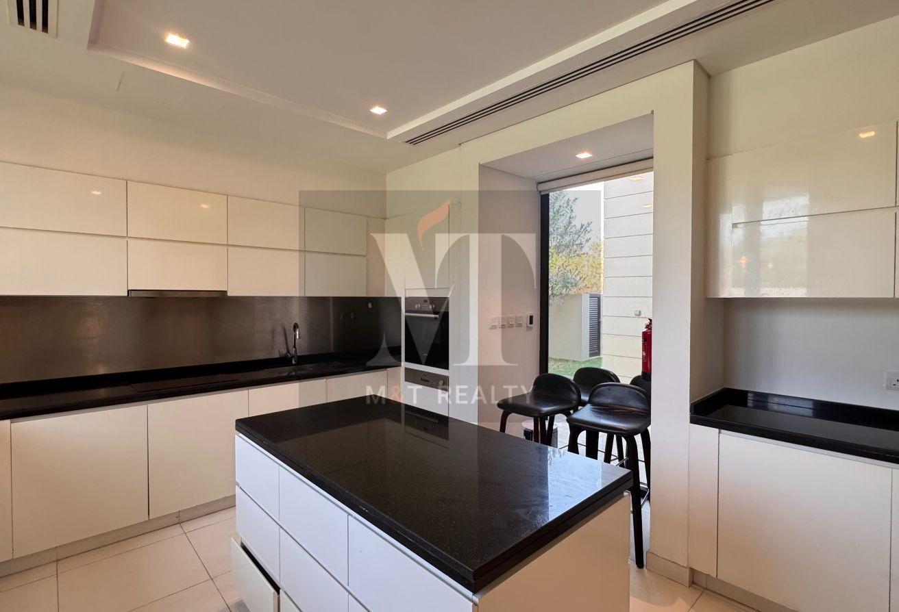 Huge Plot | Fully Furnished | Branded photo 14