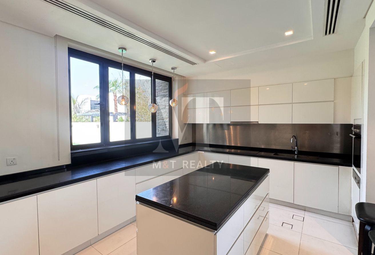 Huge Plot | Fully Furnished | Branded photo 15