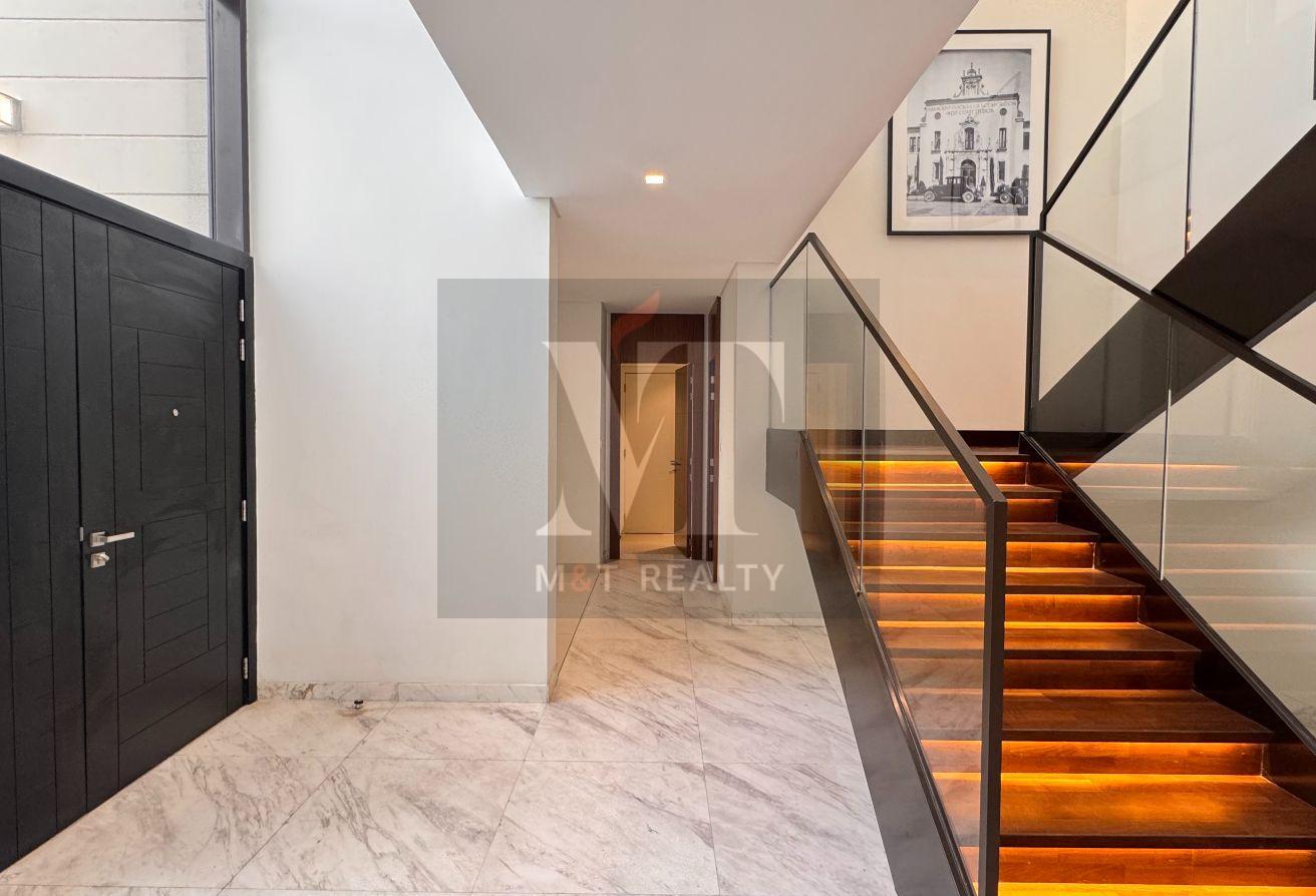 Huge Plot | Fully Furnished | Branded photo 17