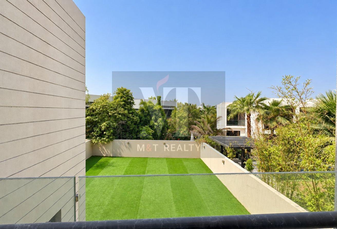Huge Plot | Fully Furnished | Branded photo 24