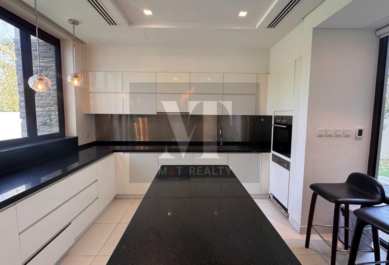 Huge Plot | Fully Furnished | Branded photo 11