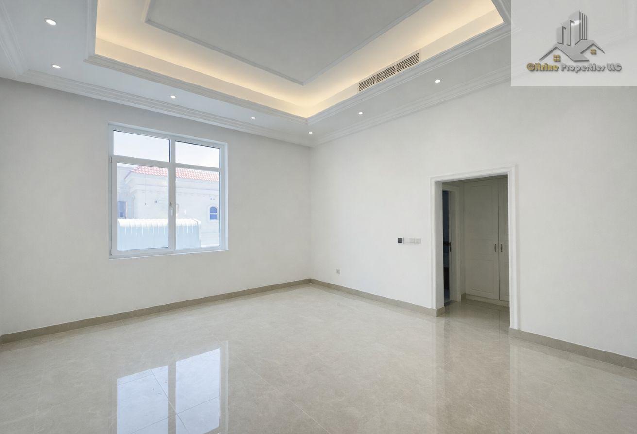 Huge Plot | Garden Area | Spacious Living Area photo 14