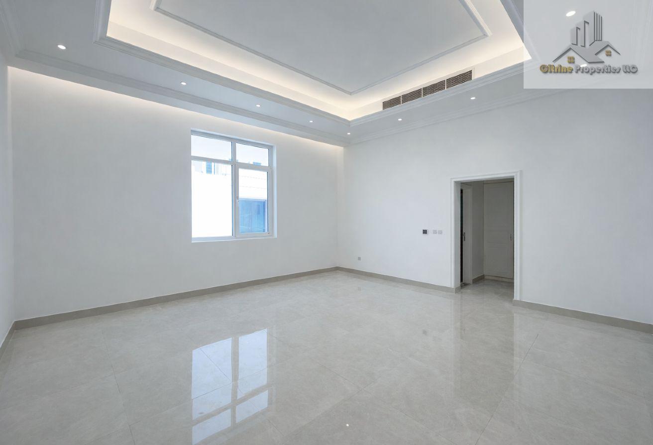 Huge Plot | Garden Area | Spacious Living Area photo 10