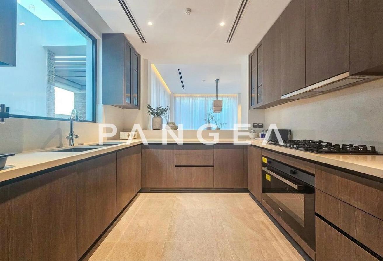 Largest Corner Plot | Premium Finishes | Park Backing photo 4