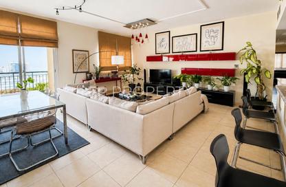 Apartment - 2 Bedrooms - 3 Bathrooms for sale in Mazaya 15 - Queue Point - Liwan - Dubai