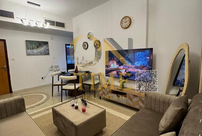 74254555 - Property Image 2