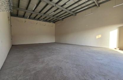 Warehouse - Studio - 1 Bathroom for rent in Umm Al Thuoob - Umm Al Quwain