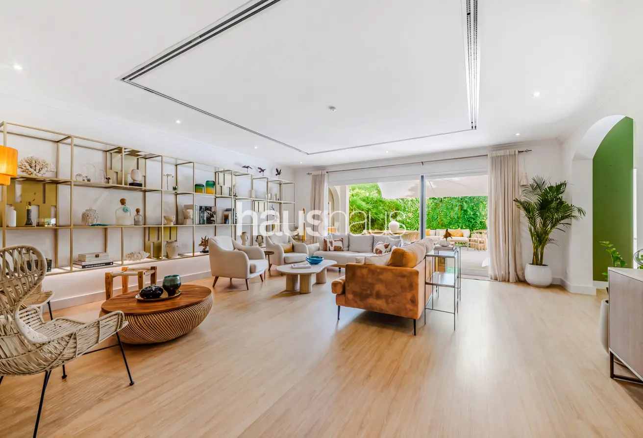 166073360 - Property Main Image