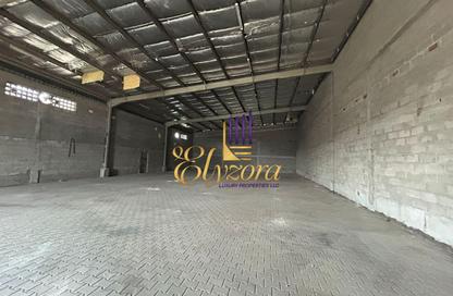 Warehouse - Studio - 1 for rent in Umm Ramool 109 - Umm Ramool - Dubai