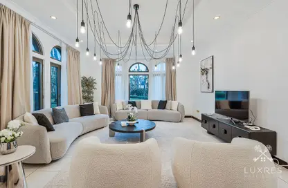 Villa - 4 Bedrooms - 5 Bathrooms for rent in Canal Cove Frond M - Canal Cove Villas - Palm Jumeirah - Dubai Villa - 4 Bedrooms - 5 Bathrooms for rent in Canal Cove Frond M - Canal Cove Villas - Palm Jumeirah - Dubai