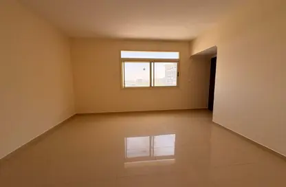 شقة - 3 غرف نوم - 3 حمامات للايجار في الثاني مويلح - تجارية مويلح - الشارقة