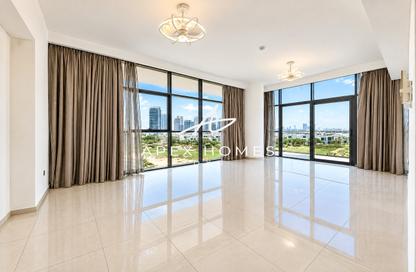 Apartment - 3 - 4 for sale in Golf Veduta B - Golf Veduta - Golf Town - Damac Hills - Dubai