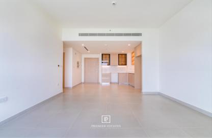 Apartment - 1 - 1 for rent in Golf Heights - The Views - Dubai
