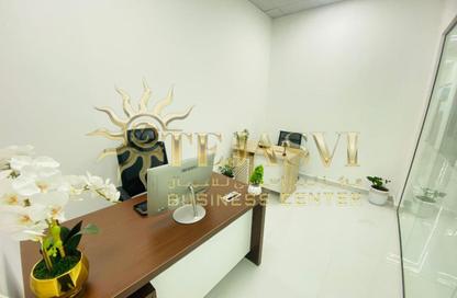 Office Space - Studio - 1 Bathroom for rent in Red Avenue - Al Garhoud - Dubai