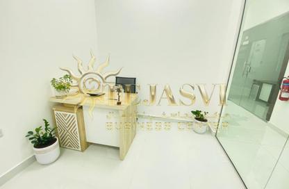 Office Space - Studio - 1 Bathroom for rent in Red Avenue - Al Garhoud - Dubai