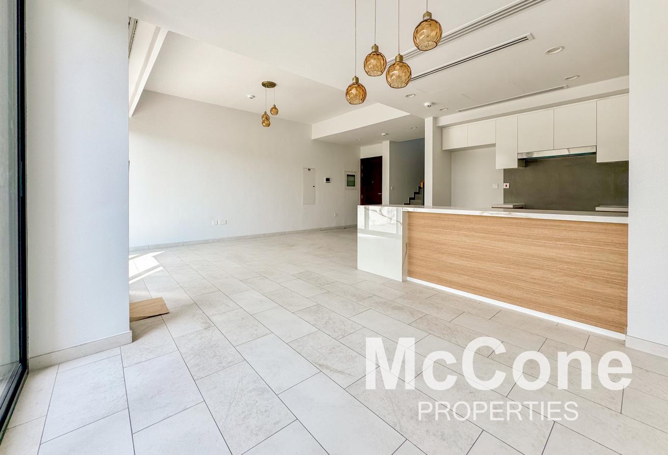 Fully Furnished | Spacious | Near Pool photo 4