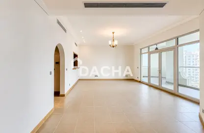 Apartment - 2 Bedrooms - 3 Bathrooms for rent in Al Khushkar - Shoreline Apartments - Palm Jumeirah - Dubai