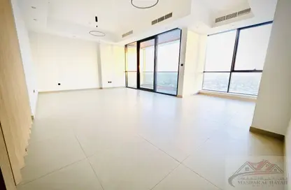 Apartment - 3 Bedrooms - 3 Bathrooms for rent in La Plage Tower - Al Mamzar - Sharjah - Sharjah