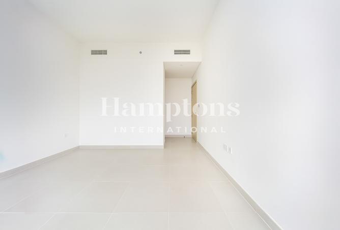Elegant 2BR | Panoramic Golf View | Ready photo 3
