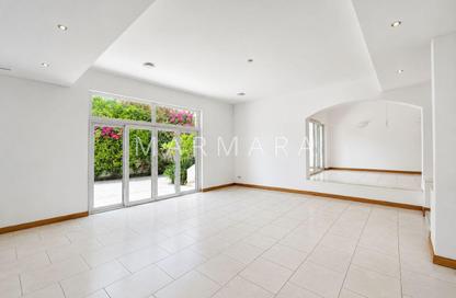 Villa - 5 Bedrooms - 5 Bathrooms for rent in Umm Suqeim 2 Villas - Umm Suqeim 2 - Umm Suqeim - Dubai Villa - 5 Bedrooms - 5 Bathrooms for rent in Umm Suqeim 2 Villas - Umm Suqeim 2 - Umm Suqeim - Dubai