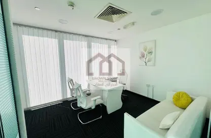 مكتب - استوديو للايجار في القمة - الخليج التجاري - دبي