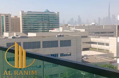 شقة - غرفة نوم - 2 حمامات للايجار في النصر سكوير بلوك  آ - ميدان النصر - عود ميثاء - بر دبي - دبي