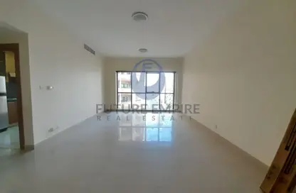 Apartment - 4 Bedrooms - 5 Bathrooms for rent in Golden Sands 9 - Mankhool - Bur Dubai - Dubai