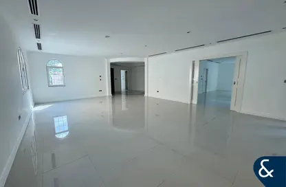 Villa - 5 Bedrooms - 6 Bathrooms for rent in Legacy - Jumeirah Park - Dubai