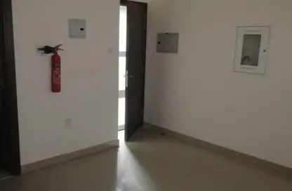 Apartment - 1 Bathroom for rent in Al Butina - Sharjah