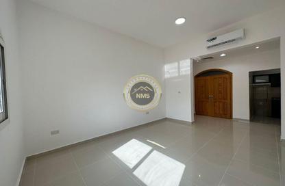 Apartment - Studio - 1 for rent in Al Mushrif Villas - Al Mushrif - Abu Dhabi