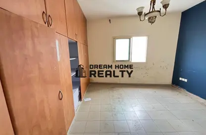 Apartment - 2 Bedrooms - 2 Bathrooms for rent in Al Mamzar Plaza - Al Taawun Street - Al Taawun - Sharjah