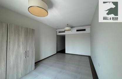Apartment - Studio - 1 for rent in SOL Bay - Business Bay - Dubai