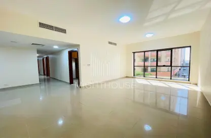 Apartment - 4 Bedrooms - 4 Bathrooms for rent in Golden Sands 9 - Al Mankhool - Bur Dubai - Dubai Apartment - 4 Bedrooms - 4 Bathrooms for rent in Golden Sands 9 - Al Mankhool - Bur Dubai - Dubai