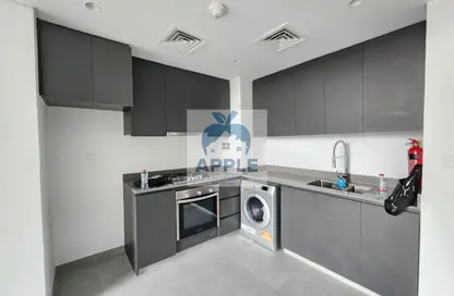 شقة - 2 غرف نوم - 3 حمامات للايجار في الطراز - حي نسيج - الجادة - الشارقة