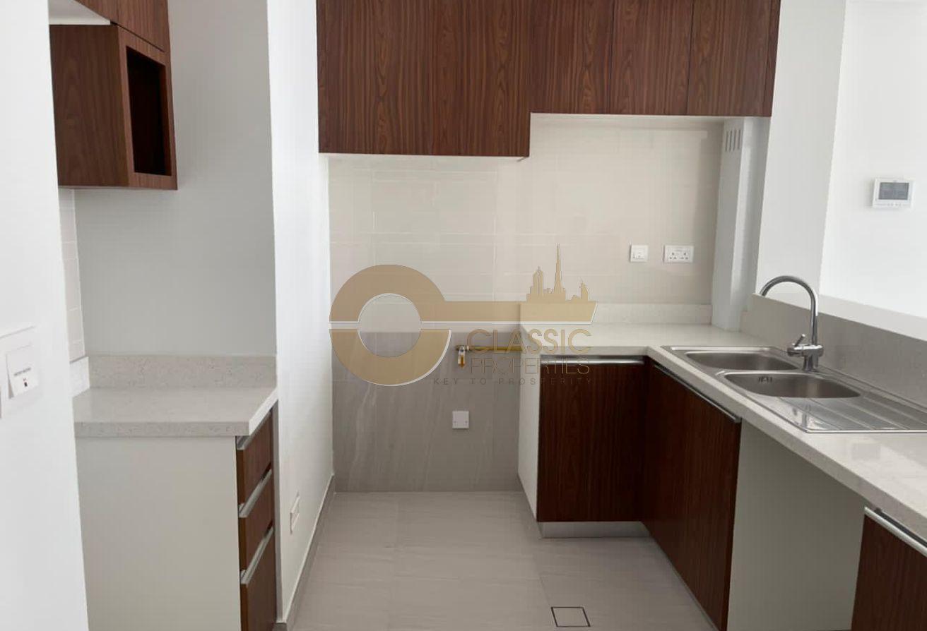 LARGE BALCONY | OPEN PLAN KITCHEN | NEAR PARK photo 2