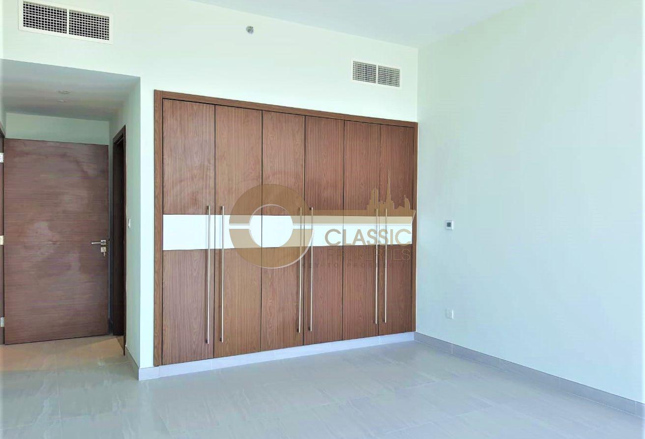 LARGE BALCONY | OPEN PLAN KITCHEN | NEAR PARK photo 3
